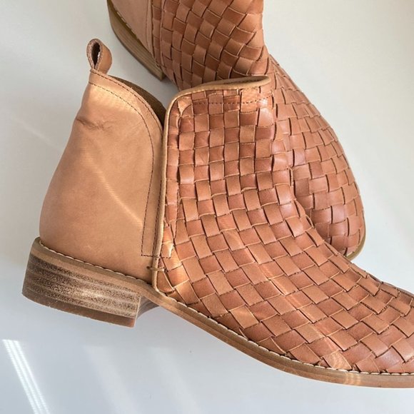 The Douglas Leather Weave Boots. - Picture 4 of 4